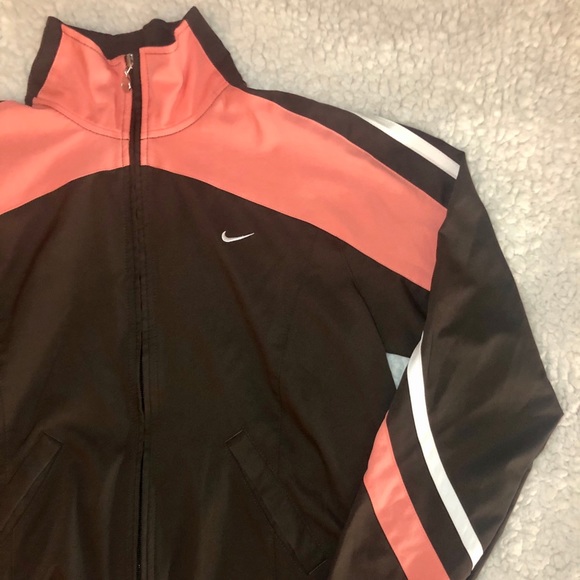 🌟NIKE Sportswear Windrunner🌟 - Picture 6 of 7